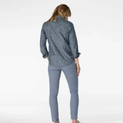 Best Pirce 👍 Stio Women's Ashton Chambray Shirt - Past Season 🛒 -Stio Sales Shop W Ashton Chambray Shirt Dark Chambray 4 ce33ef92 c561 48bf b56a 4ab330406ed1