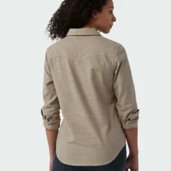 Hot Sale 🤩 Stio Women's Ashton Chambray Shirt 🤩 -Stio Sales Shop W Ashton Chambray Shirt Rodeo Dust Chambray 4